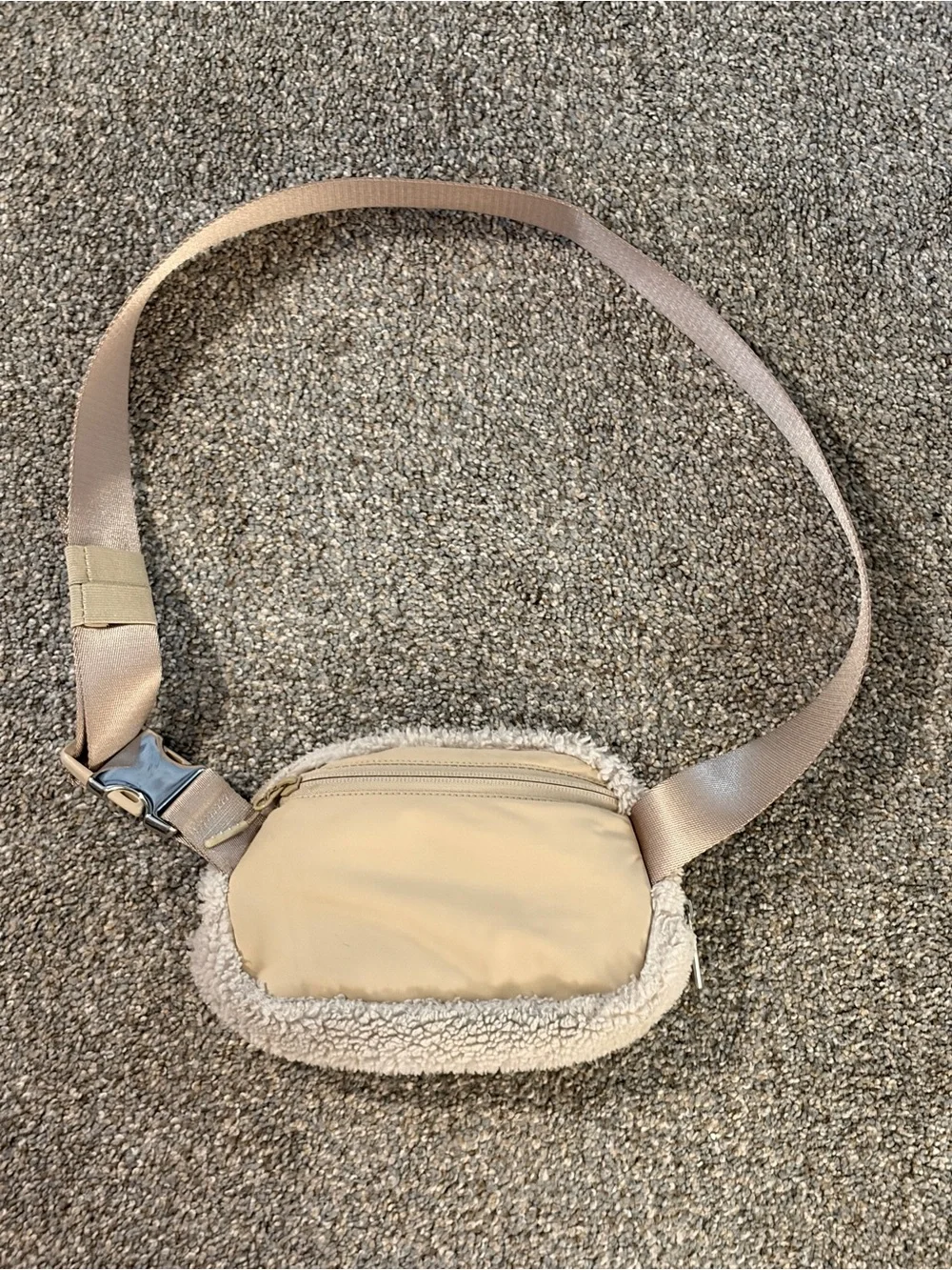 LULULEMON athletica Cream Sherpa Zip Pouch with Logo Tab